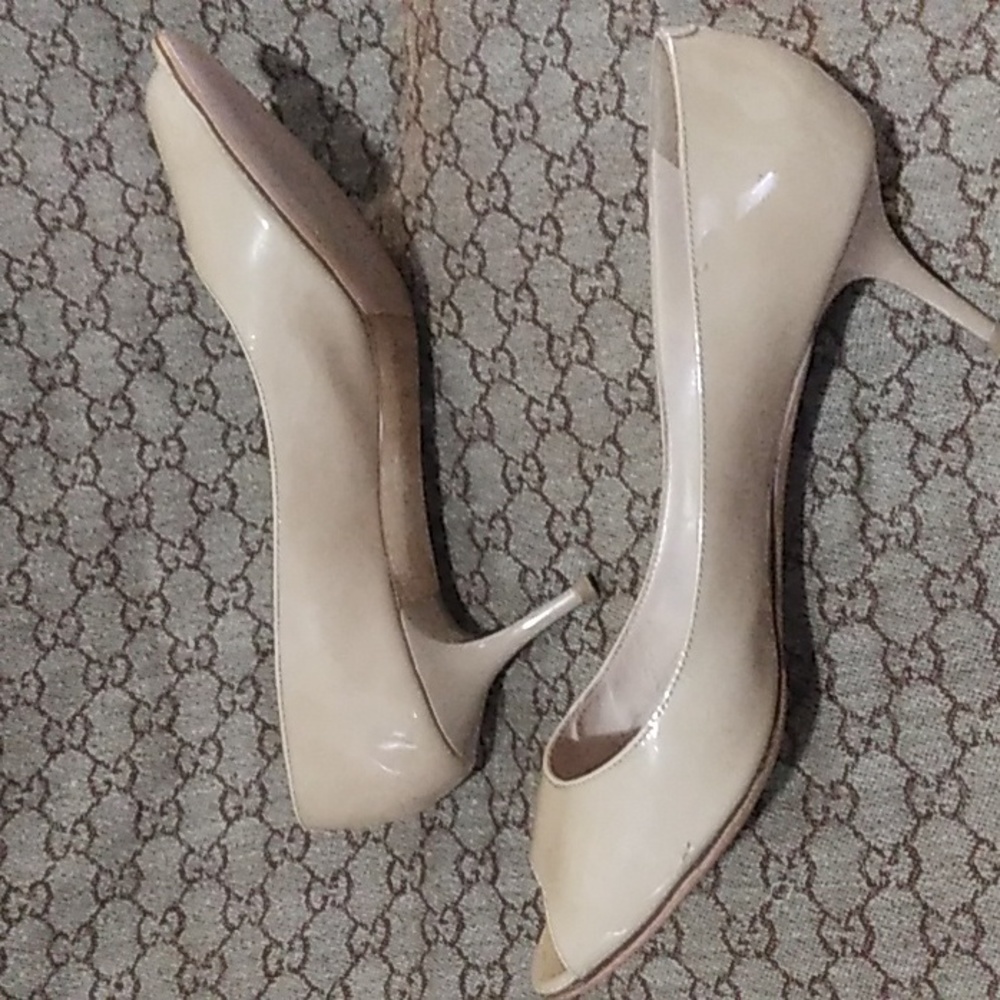 Shoes - Picture 4 of 6